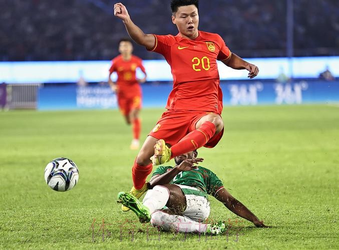中国男足亚运队0:0孟加拉国队 小组第一晋级